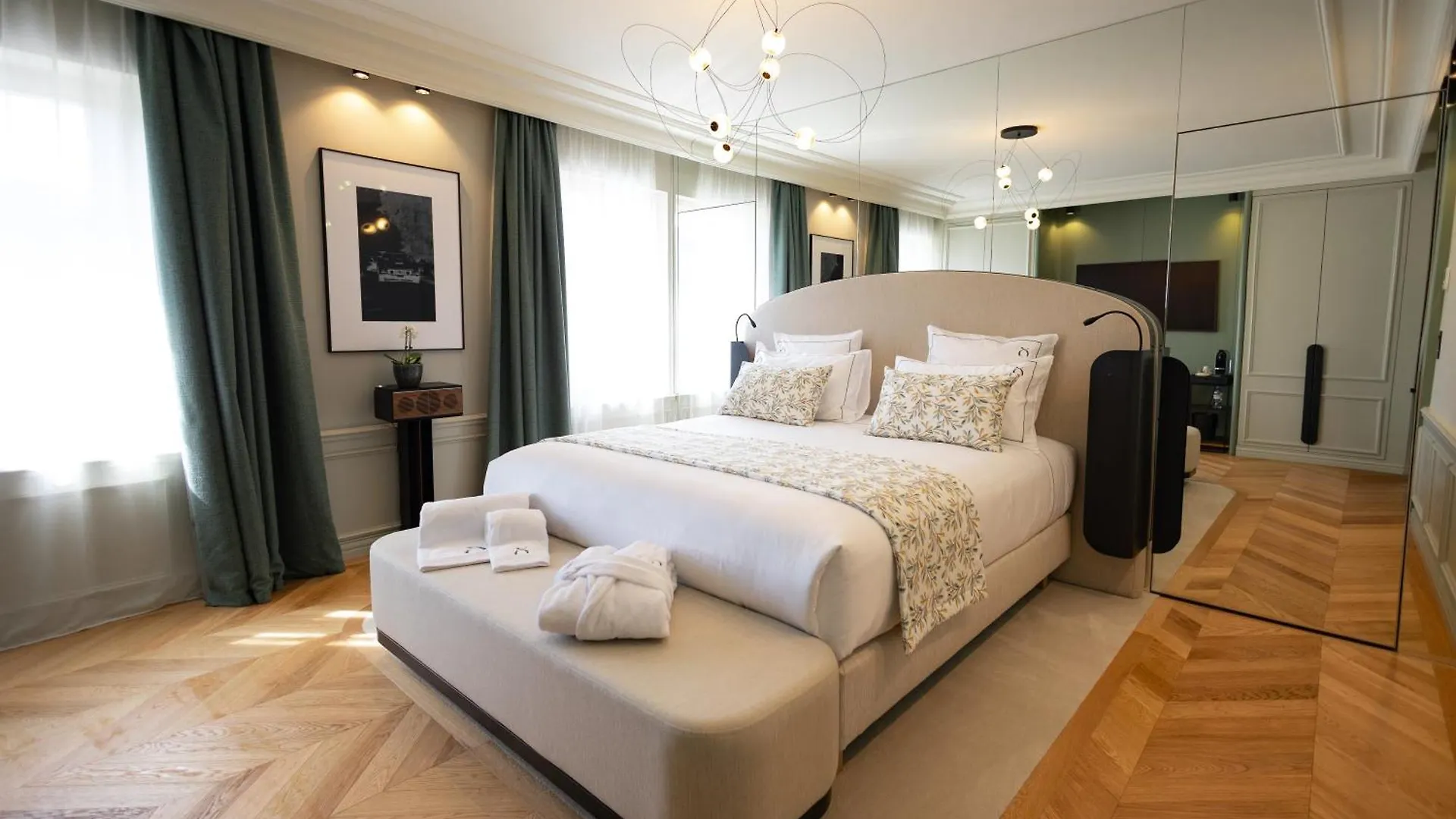 ***** Hotel Chateau Pimo Draguignan France