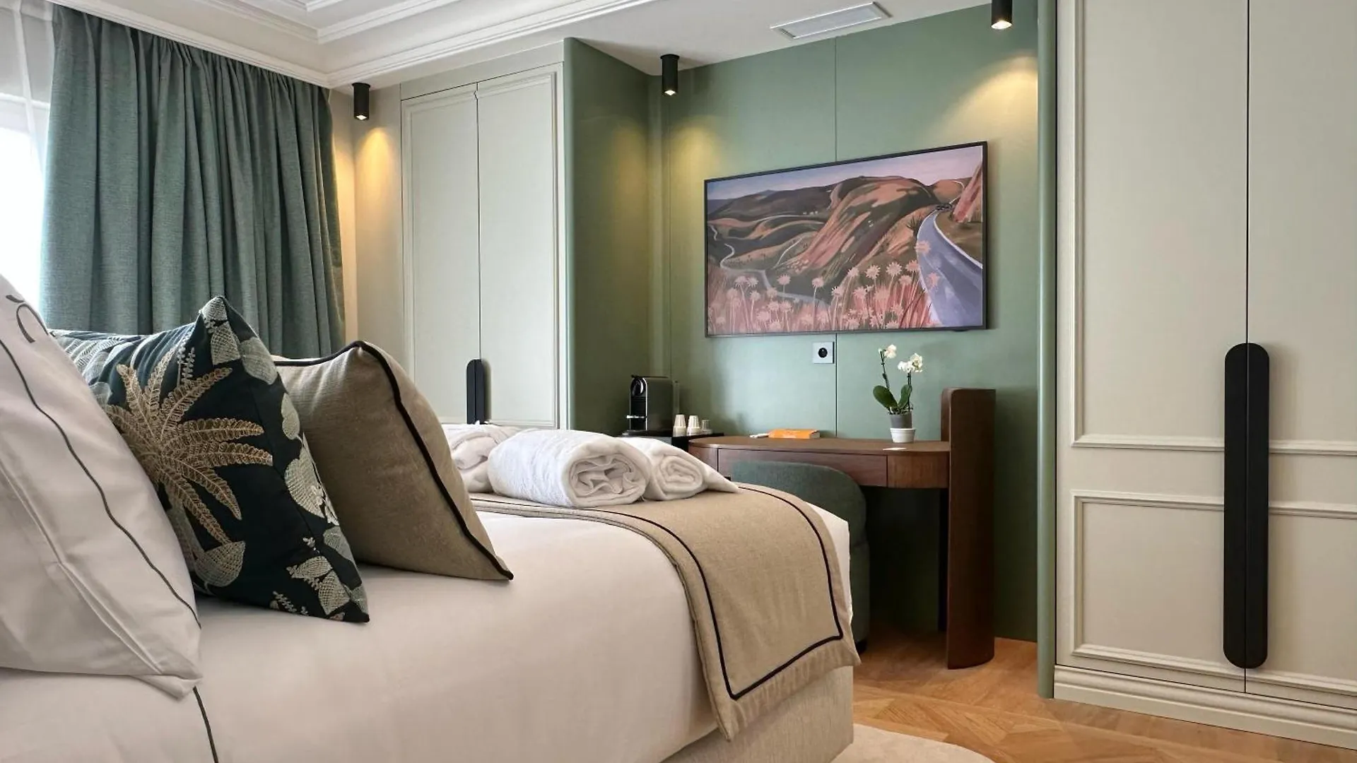 Chateau Pimo Draguignan 5*,  France